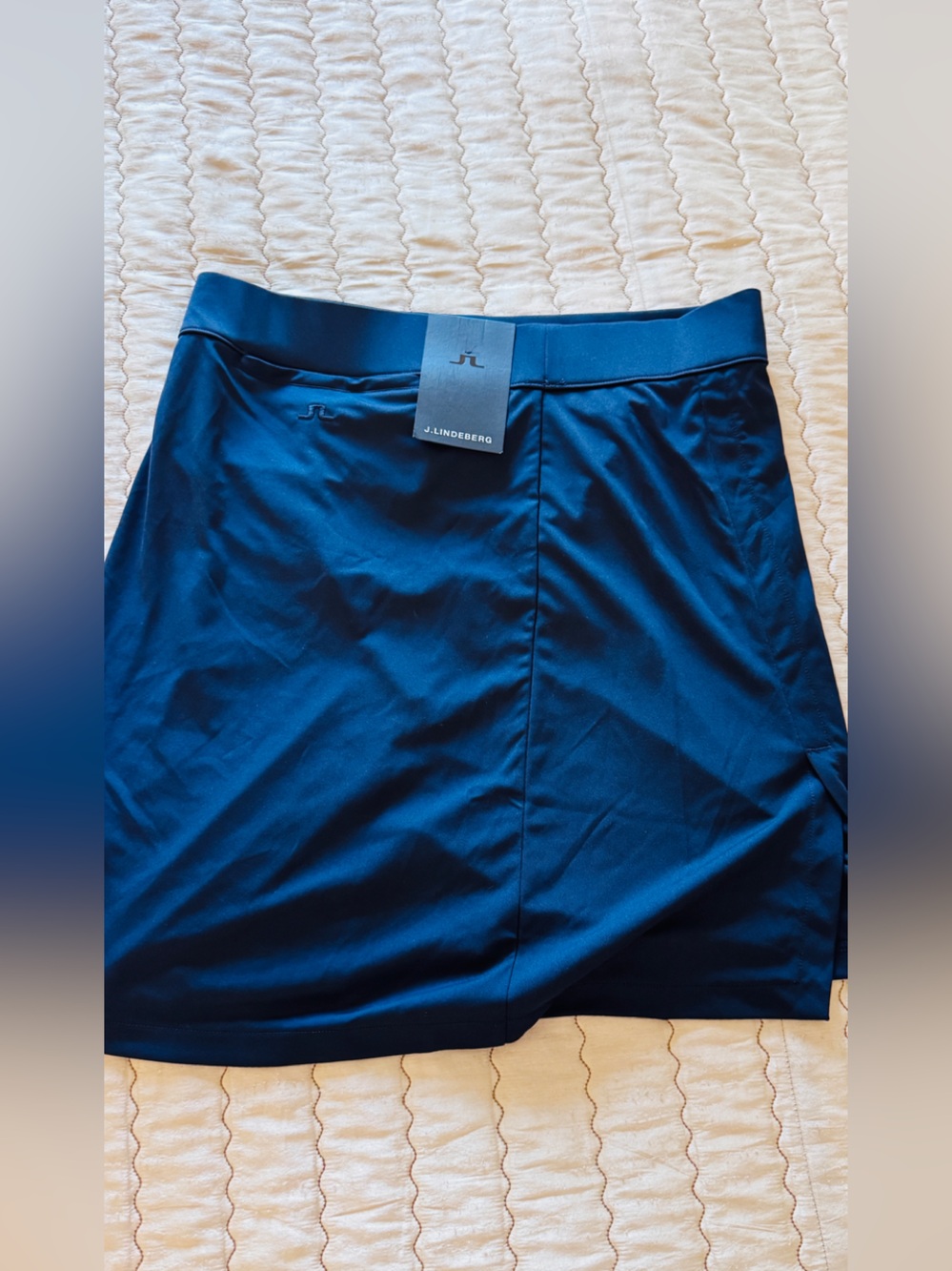 J.Lindeberg Golf Woman Deep Blue Performance skirt size Large brand new with tag